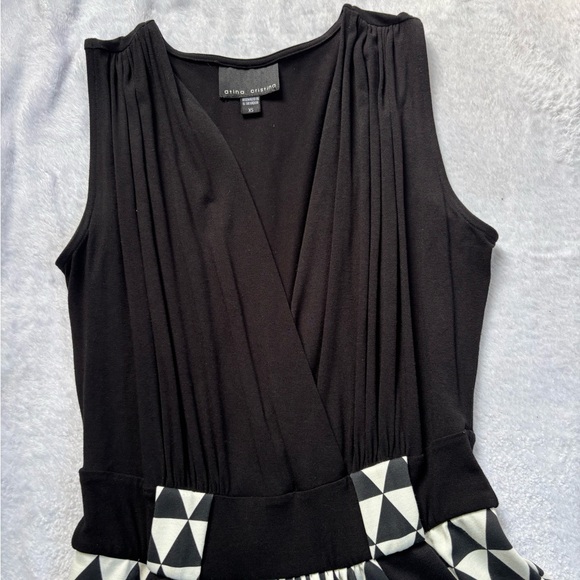 atina cristina Black and White Triangle Pattern Sleeveless Dress. Size XS - Picture 8 of 9